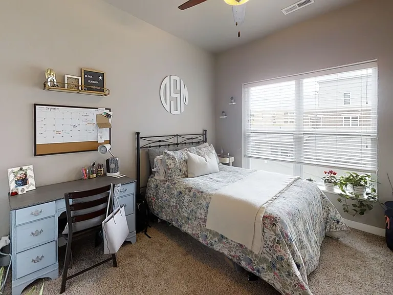 DPI602 - Dubuque Street Condos — Photo 18