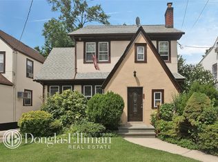 3312 165th St, Flushing, NY 11358