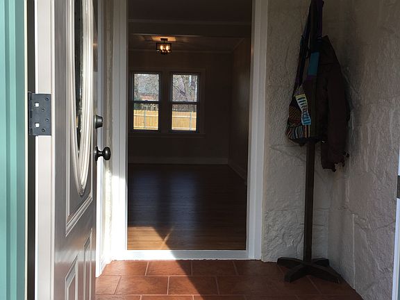 2nd image of 1111 Woodlawn Pl