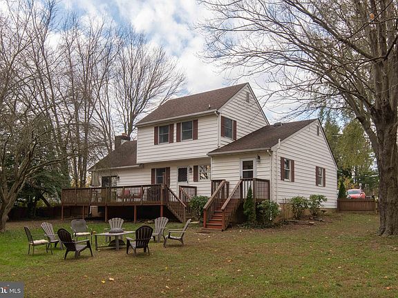 5th image of 101 Whitehall Rd