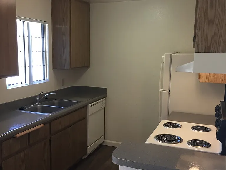 Los Olivos Apartments — Photo 54