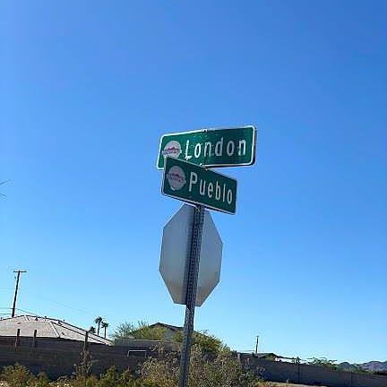 3rd image of 323 N Pueblo Blvd