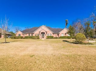 2118 S Shadow Grove Ln, Richmond, TX 77406