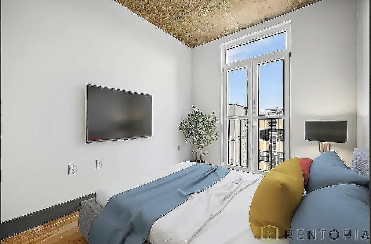 338 Evergreen Avenue — Photo 4