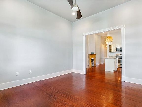 4th image of 214-16 S Lopez St