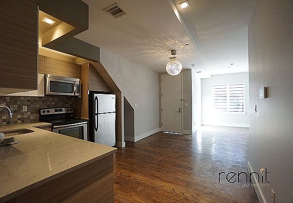2nd image of 577 Van Buren St #1B