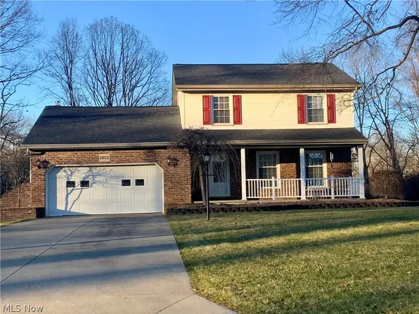3802 Robert Frost Dr, Youngstown, OH 44511