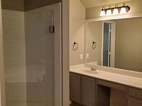 3rd image of 5505 Raincrest Dr