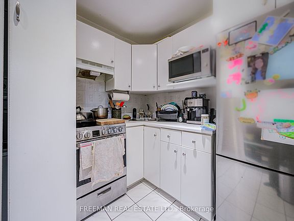 5th image of 267 Albany Ave