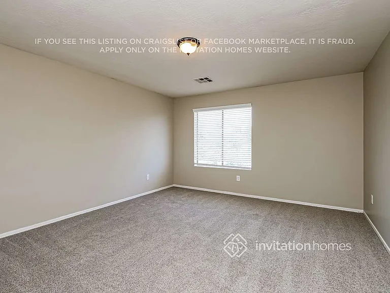 5814 S 11th St — Photo 8