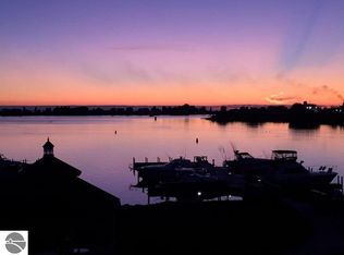 234 Lakeside Dr, Ludington, MI 49431