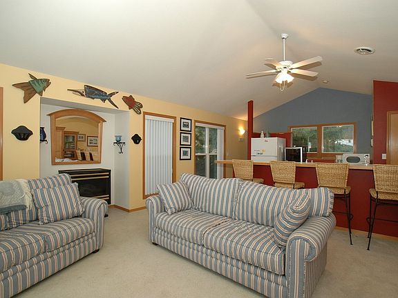 3rd image of 2301 Moody Ln