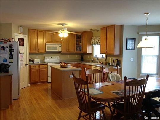 3rd image of 1191 Meadowbrook Blvd