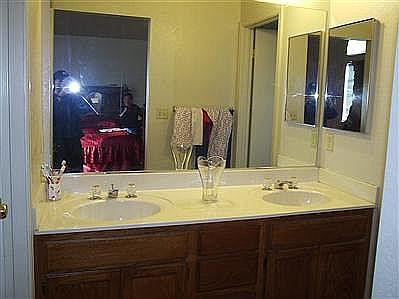 5th image of 1220 Tanglewood Dr