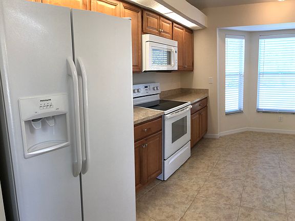 5th image of 1813 SW 51st Ter