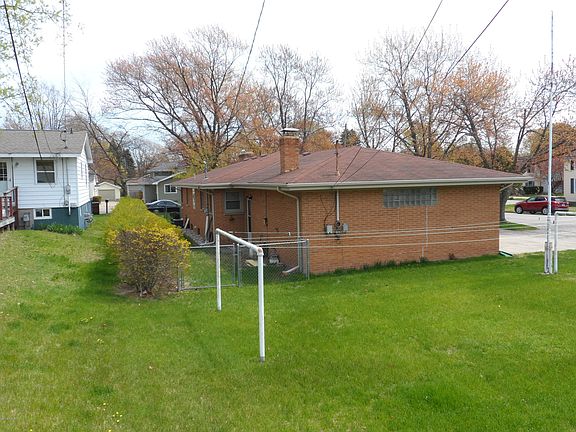 4th image of 401 N Lavinia St