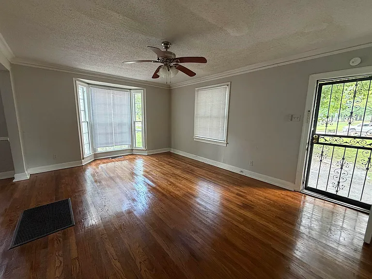 757 S Goodlett St — Photo 2