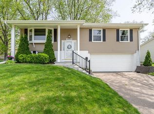 3405 Kenwood Ave, Davenport, IA 52807