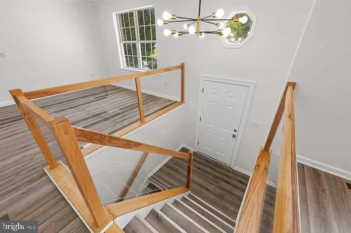 4 bed, 2.0 bath, 1044 sqft, $2,995 — Photo 3