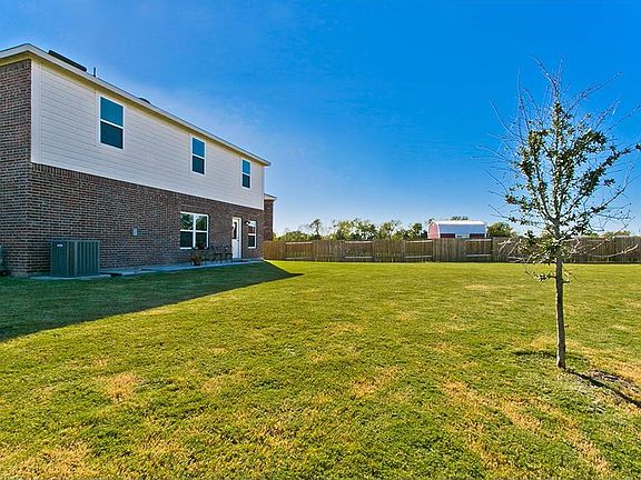 3rd image of 110 Cottonwood Dr