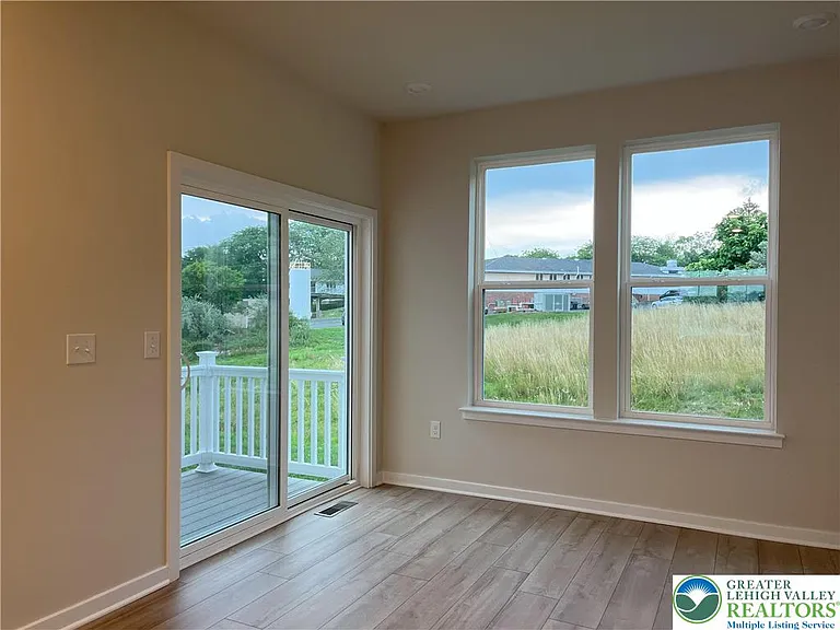 7620 Clayton Ave — Photo 7