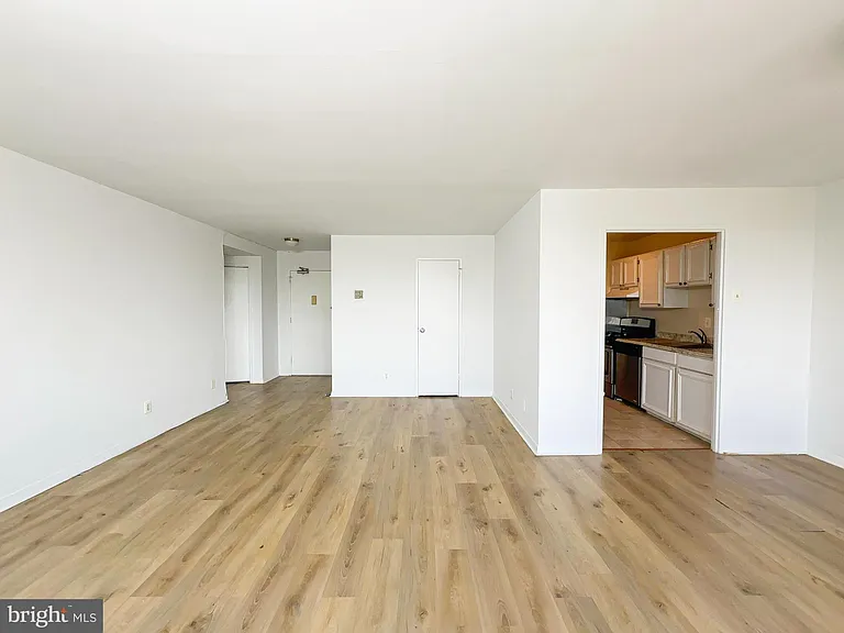 1900 Lyttonsville Rd #1209 — Photo 12