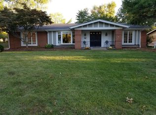 571 Fieldstone Ln, Ballwin, MO 63011