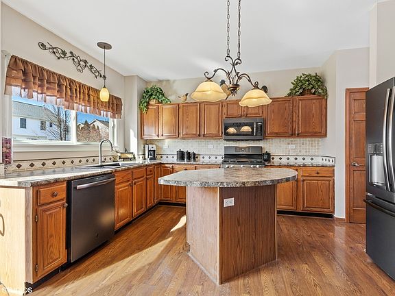4th image of 6011 Sanders Ct