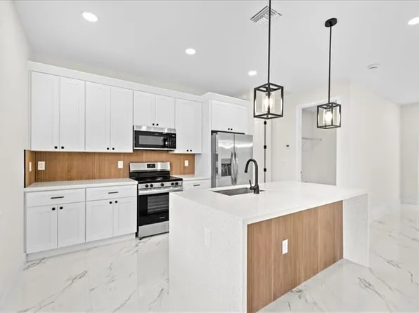 365 Perl ST, PORT CHARLOTTE, FL 33954