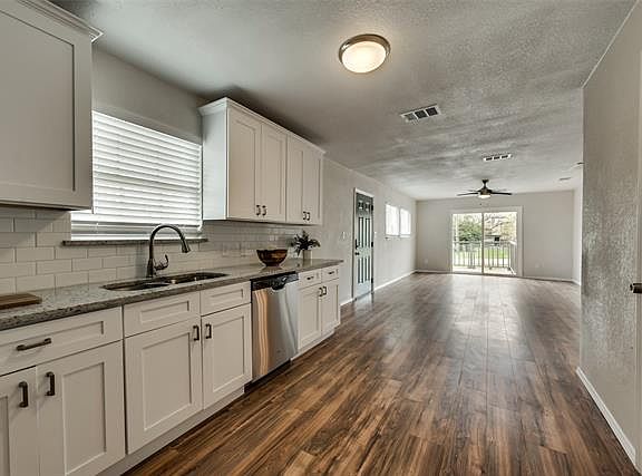 4th image of 7627 Lakeview Dr
