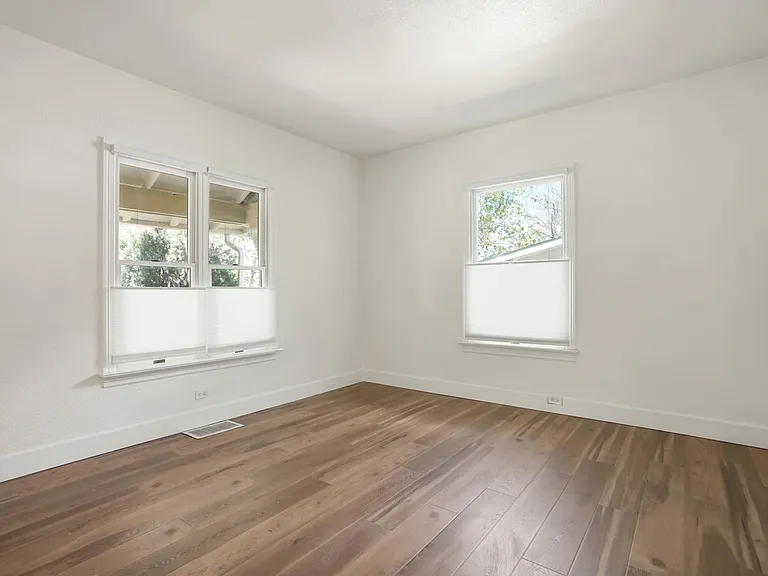 4370 Winona Ct — Photo 9