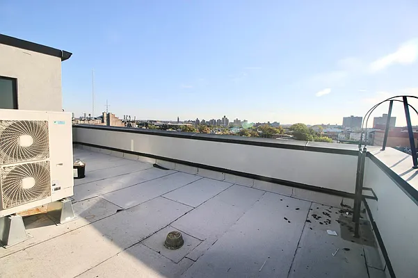 Rented by Delmark Realty LLC | media 37