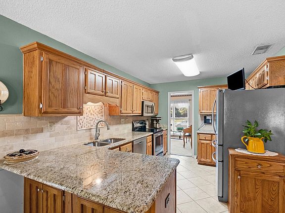 3rd image of 2416 Carrol Ridge Ln