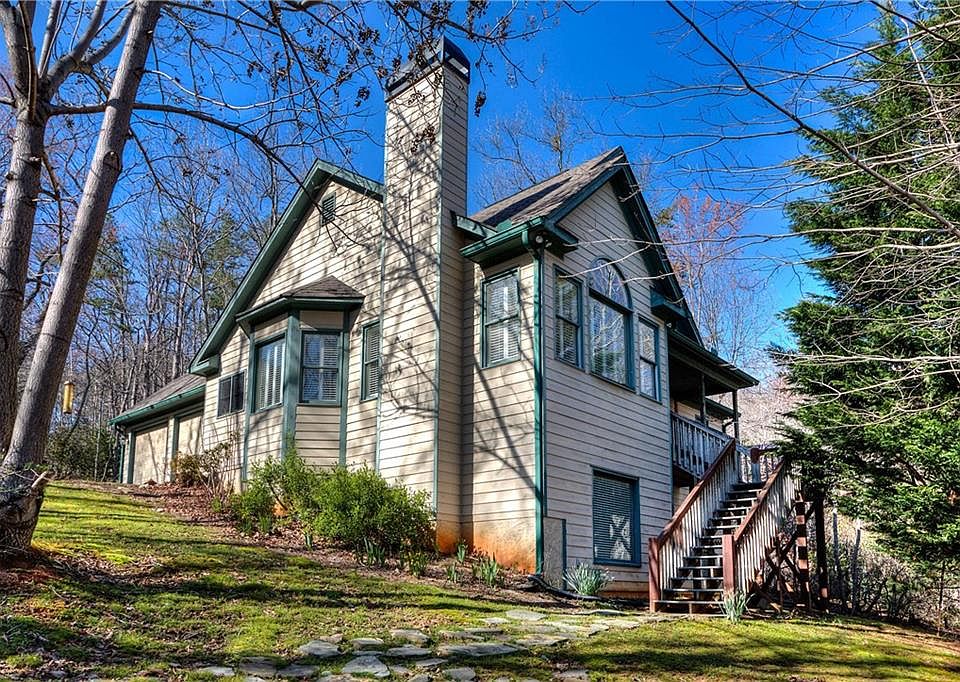 2nd image of 2582 Tamarack Dr