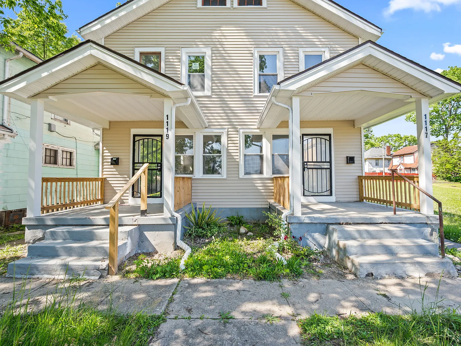 1117 Superior — Photo 2