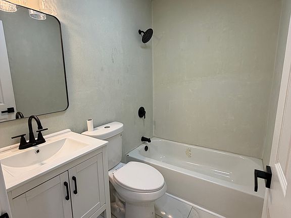 5th image of 11 Jefferson St #1B