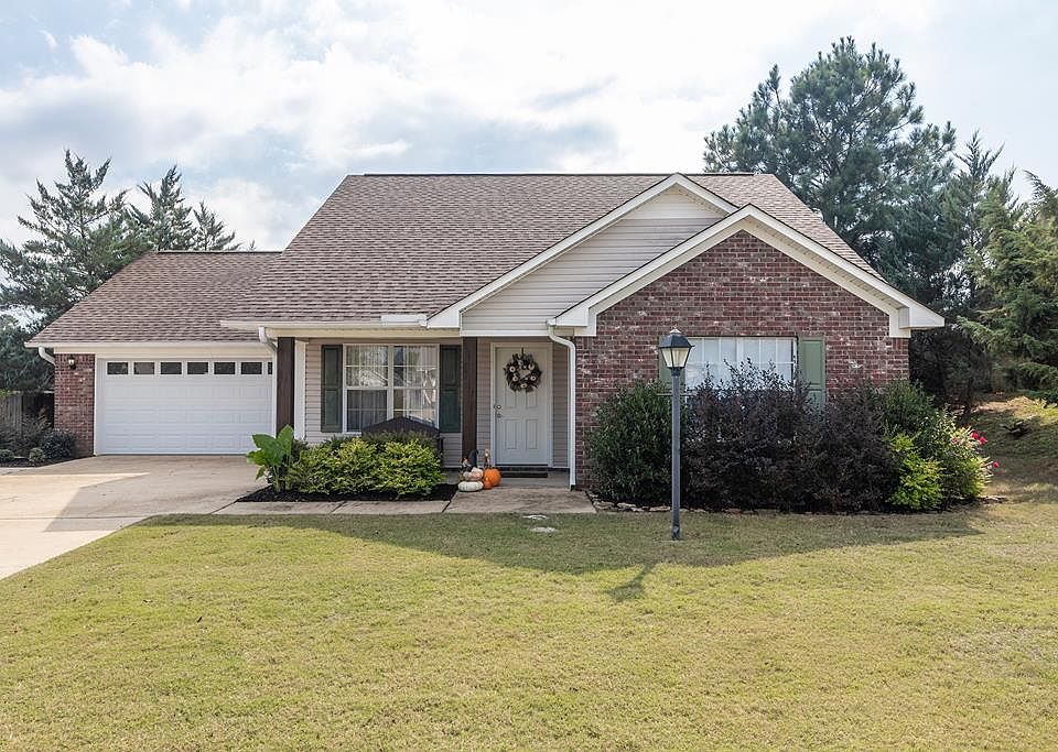 1st image of 216 Eagles Nest Ln
