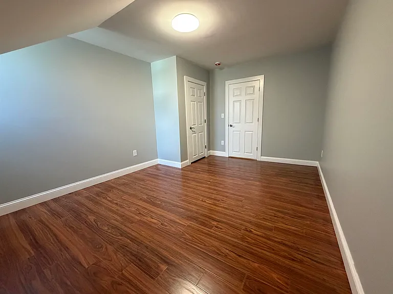 4 Elm St #B — Photo 12