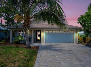 1877 Vamo Dr, Sarasota, FL 34231