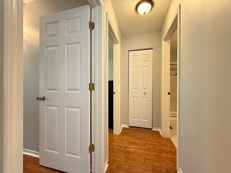 1900 Stanford Dr — Photo 3