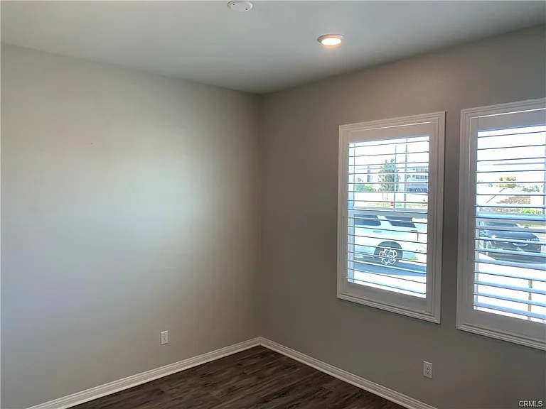 27450 Tyrrhenian Dr — Photo 8