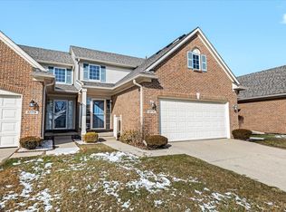 22774 Coachlight Cir, Taylor, MI 48180