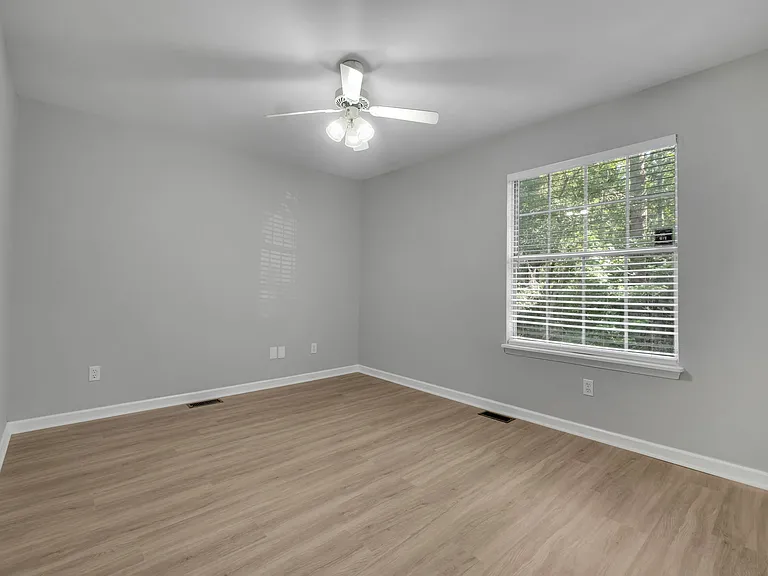 2199 Parrot Ln — Photo 11