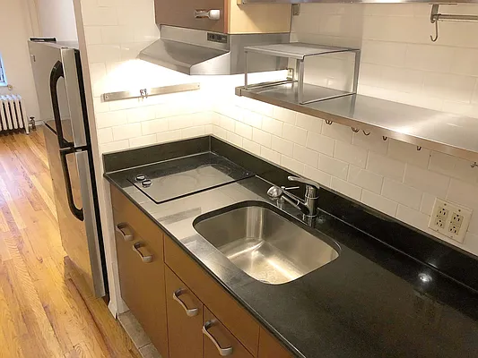 Rented by New York Manhattan Real Estate Incorporated | media 29