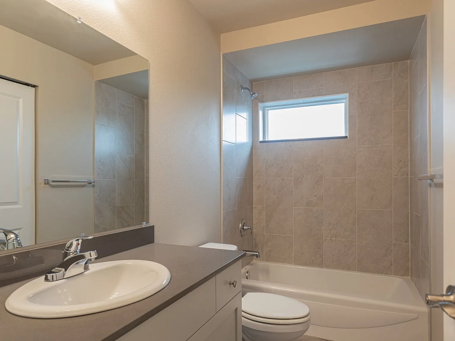 Lake Grove Apartments! — Photo 3