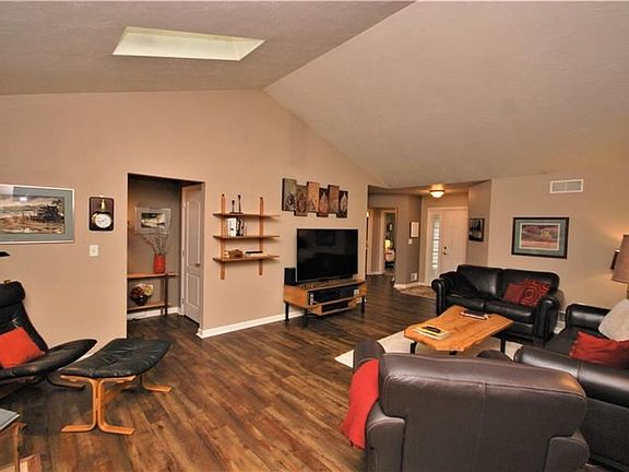 4th image of 106 Gleneagles Dr