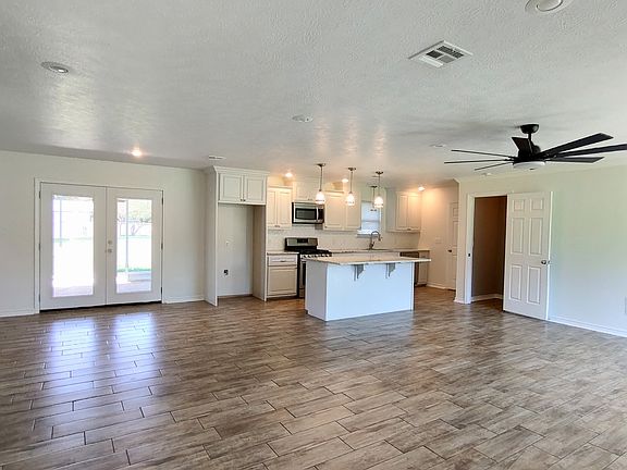 4th image of 105 Rolling Hills Dr