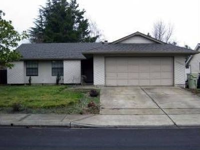 21053 Charlene St, Beaverton, OR, 97003