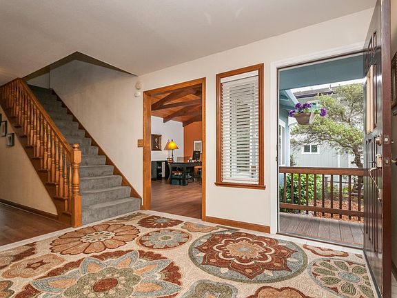 5th image of 331 Miramontes Ave