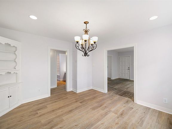 5th image of 3227 Tampa St